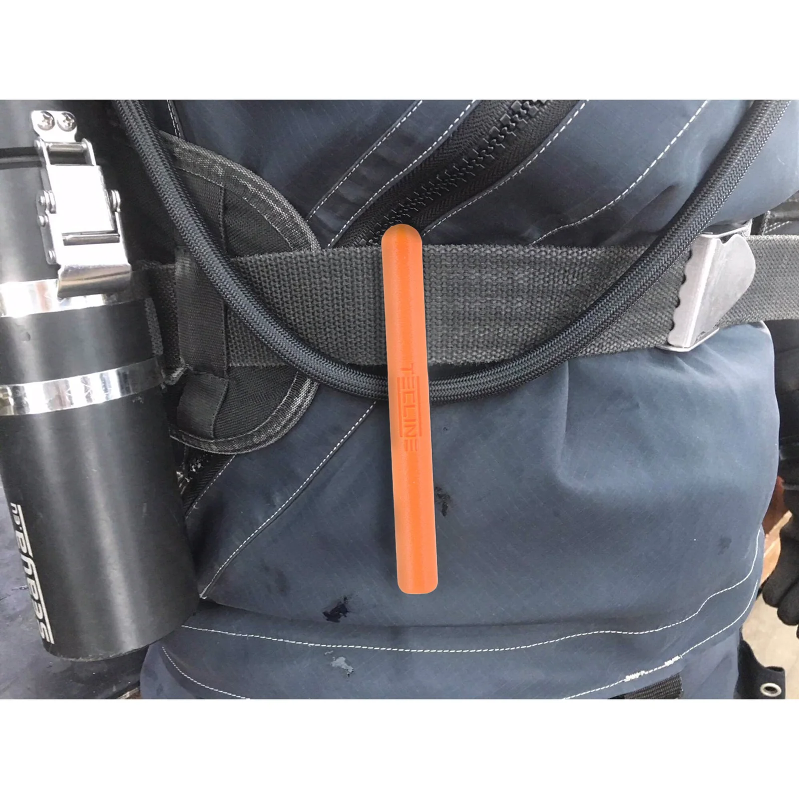 Estabilizador de latiguillo naranja, diámetro 1,5 cm, largo 15 cm